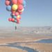Çölde helyum balonları ile ilginç uçuş