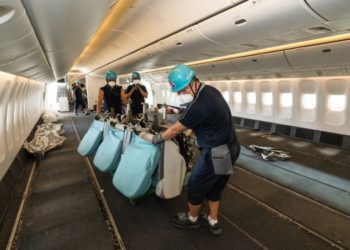 Korean Air dönüştürdüğü uçakla ilk kargo seferini yaptı