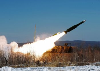 Tsirkon füzesi 450 kilometre ötedeki deniz hedefini başarıyla vurdu