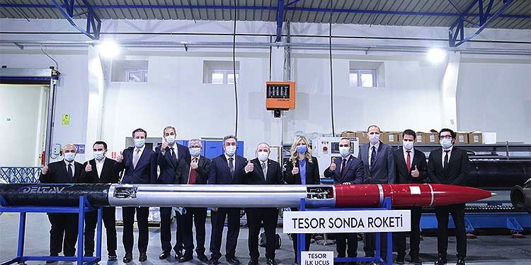 Bakan Varank, hibrit motorlu roketin geliştirildiği tesisleri ziyaret etti