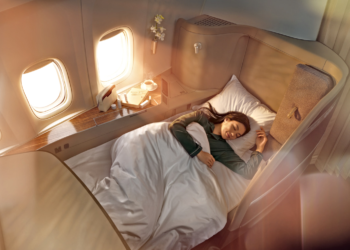 Uçakta uyuyanlara maske muafiyeti getiriliyor