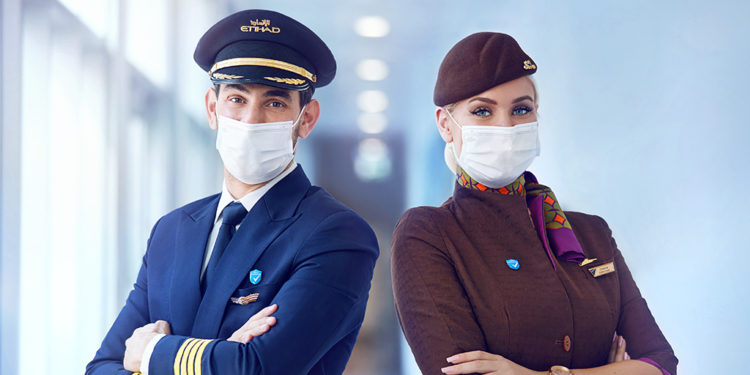 Etihad uçuş ekibinin tamamını aşılayan ilk havayolu oldu