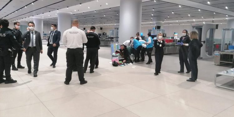 İstanbul Havalimanı’nda doğum yaptı