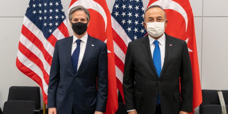 “S-400 sorununu giderecek adımlar atılmasını bekliyoruz”