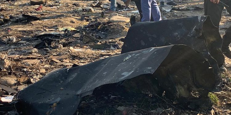 Güney Sudan’da yolcu uçağı düştü