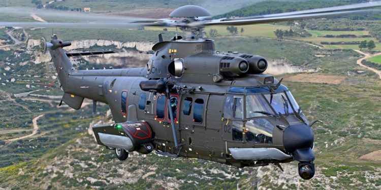 Singapur, ilk H225M helikopterini teslim aldı