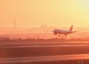 Fransa, kısa mesafeli iç hat uçuşları yasaklıyor