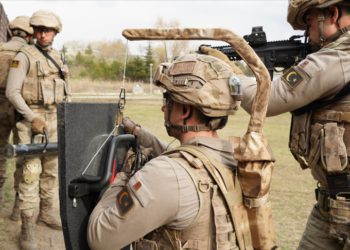 Balistik kalkan BALA KTS-14 Jandarma’ya teslim edildi