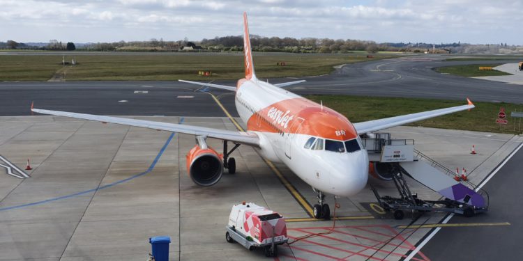 easyJet bu yaz yüzde 90 kapasite ile uçacak