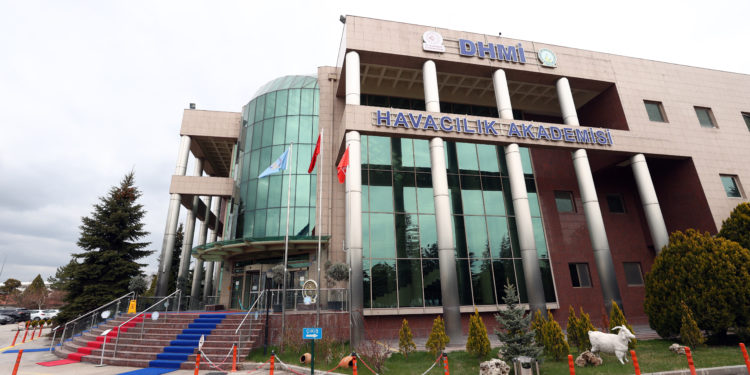 Jandarma Havacılık itfaiye personelini DHMİ eğitiyor