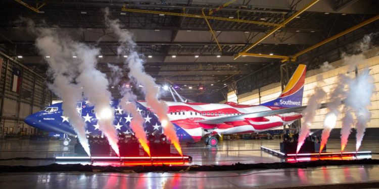 Southwest’ten 50’nci yılına özel boyama