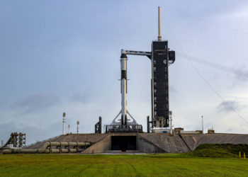 SpaceX, Dragon kargo mekiğini uzaya yolladı