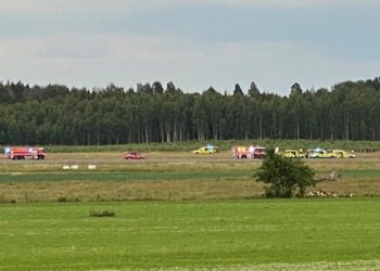 İsveç’te 9 yolculu uçak düştü