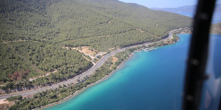 Turizm merkezlerinde trafiğe helikopterli denetim