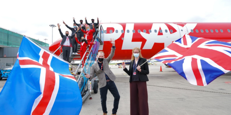 İzlandalı PLAY ilk seferinde yüzde 60 dolulukla uçtu