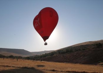 Göbeklitepe’de sezonun ilk sıcak hava balonu uçuşu gerçekleştirildi
