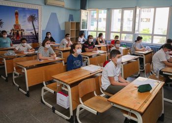 Okullar açılıyor (mu)?