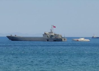 MSB, Marmaris’e tahliyeye için 2 gemi gönderdi