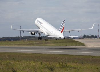 Airbus Zirvesi, gösteri uçuşu ile başlatıldı