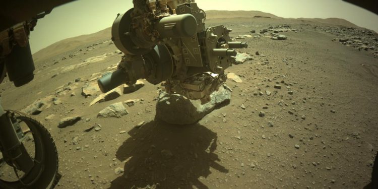 Mars’tan ilk kaya örneğini aldı