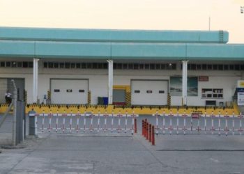 Adana Havalimanı’nda talihsiz kaza: 2 işçi ağır yaralı