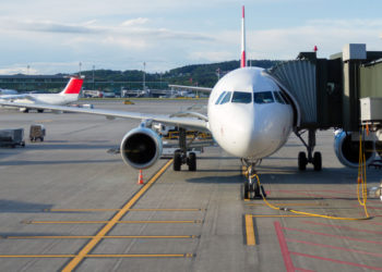 İran’a inen uçak Fly Service ruhsatını iptal ettirdi