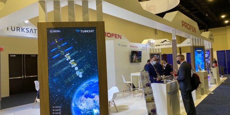 Türksat 5B uzaya çıkmadan ilk anlaşması imzalandı