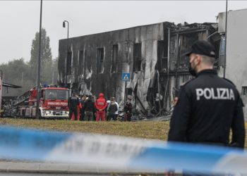 İtalya’da düşen küçük uçakta 8 kişi öldü