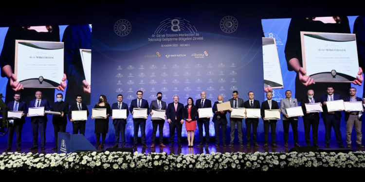 Bilişim Vadisi’nde ödül töreni düzenlendi