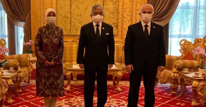 TUSAŞ, projelerini Malezya Kralı Sultan Abdullah Şah’a anlattı