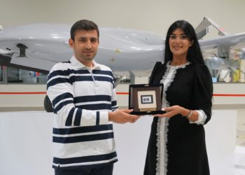 Selçuk Bayraktar, hayatını anlatan kitabı yazan Azeri yazar Esedova’yı ağırladı