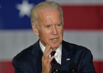 Biden, Omicron varyantı için seyahat yasağı öngörmüyor