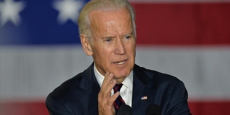 Biden, Omicron varyantı için seyahat yasağı öngörmüyor