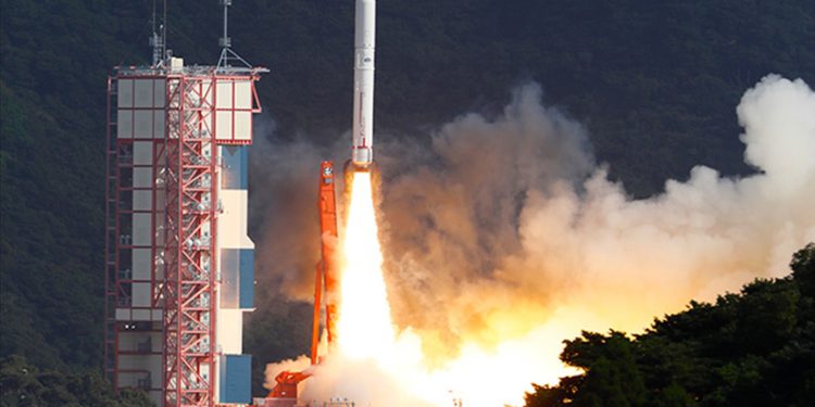 Japonya 9 uydu taşıyan ‘Epsilon-5’ roketini fırlattı