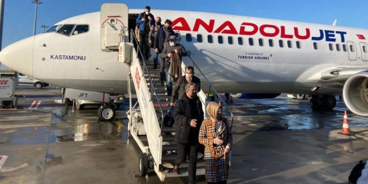 AndoluJet uçağı acil iniş yaptı