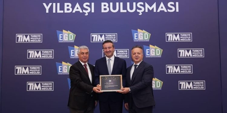 THY Kurumsal İletişim Başkanı Mert Dorman’a ödül