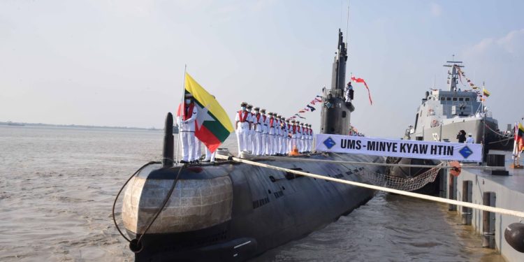 Çin ikinci el denizaltıyı Myanmar’a devretti