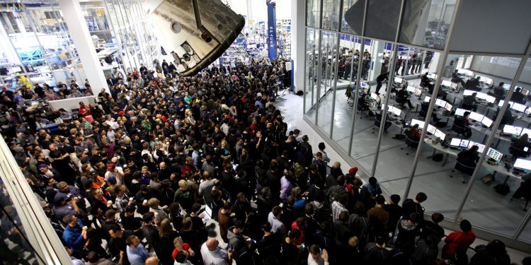 SpaceX’in merkezinde 132 koronavirüs vakası