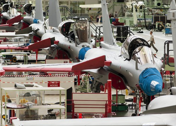 Dassault çalışanları maaş zammı talebiyle greve çıktı