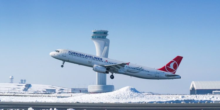 İstanbul’daki kar THY’nin sefer sayısını yüzde 18 düşürdü