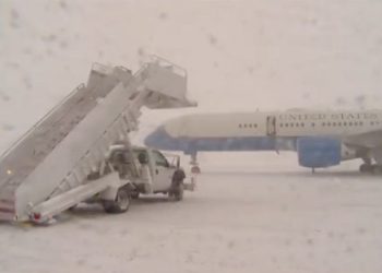 Başkan Joe Biden uçakta mahsur kaldı