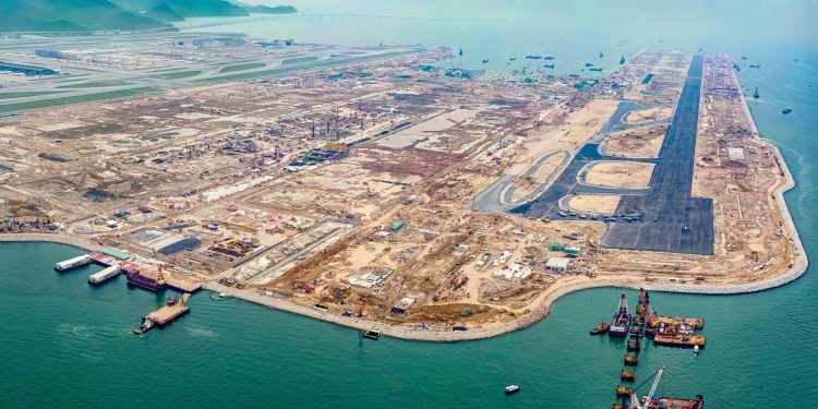 Hong Kong Havalimanı 3. pist için 4 milyar dolar topladı
