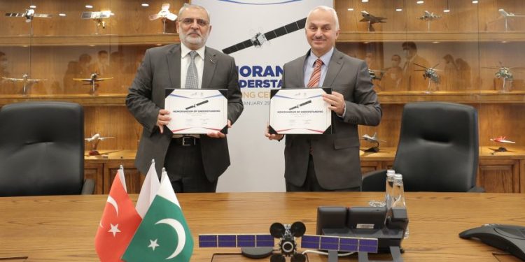 TUSAŞ’tan Pakistan ile uydu anlaşması