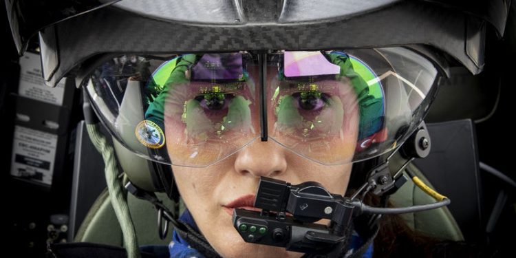 ‘Atak’ın kadın pilotu’ AA fotoğraf yarışmasının birincisi oldu