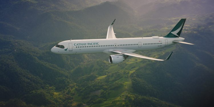 Cathay Pacific’ten kovulan uçuş görevlileri tutuklandı
