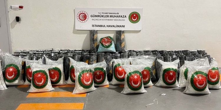 İstanbul havalimanı’nda 250 kg metamfetamin ele geçirildi
