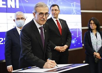 Savunma sanayisinde 13 Ar-Ge projesi için imzalar atıldı