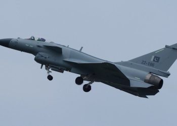 Çin’in Pakistan için ürettiği J-10 görüntülendi