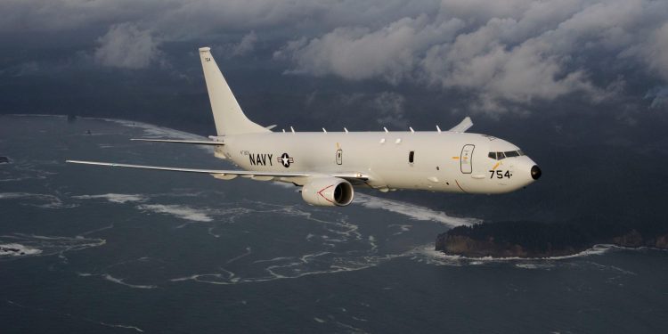 Hindistan 12. Boeing P-8I Poseidon’u teslim aldı