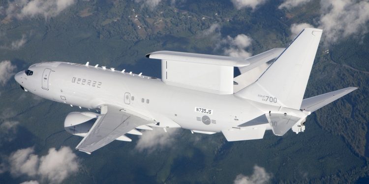 Güney Kore, F-15K, AEW/C ve CH-47 için Boeing’i seçti